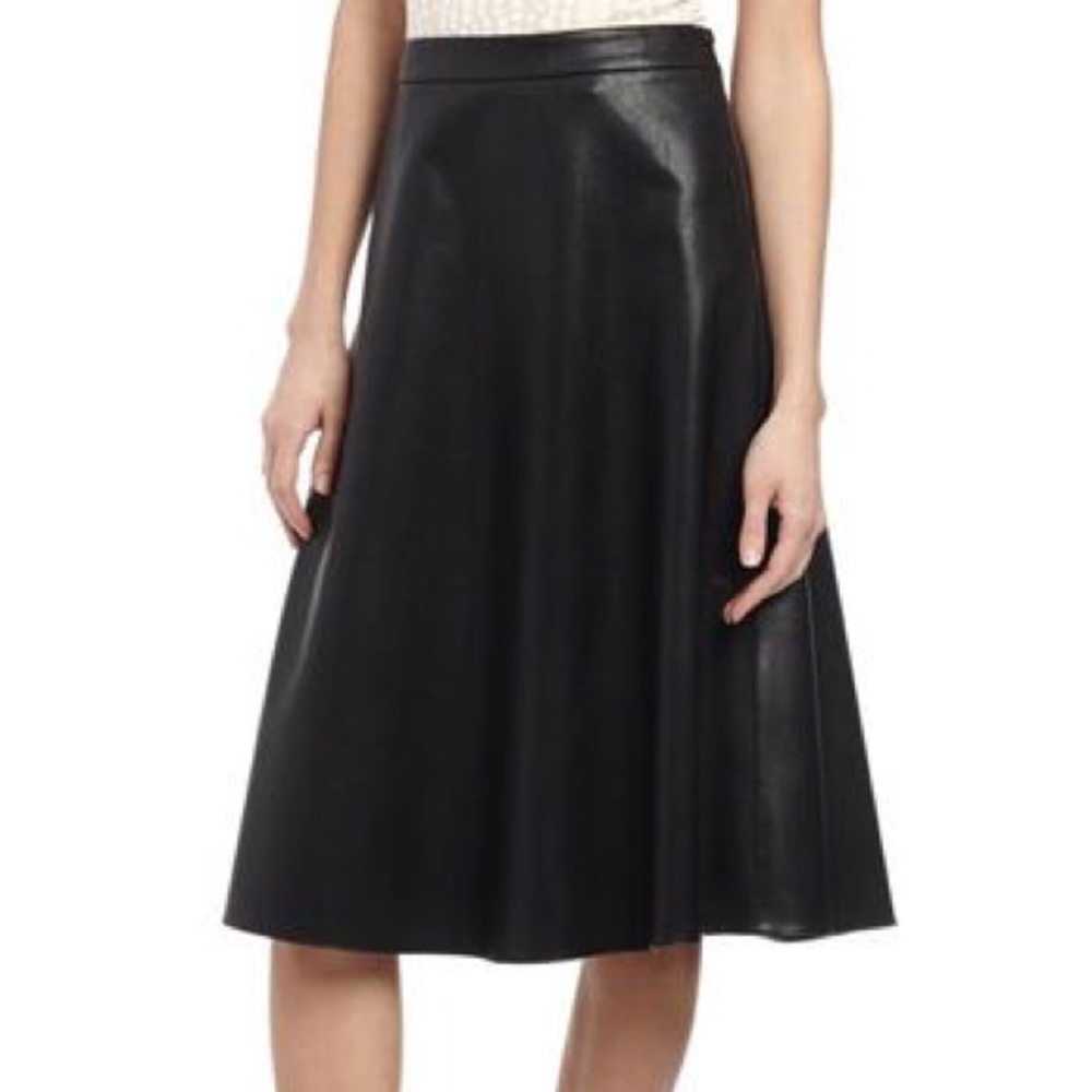 Like NEW faux leather skirt